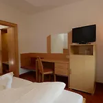Otel Strandhotel Faak Faak am See