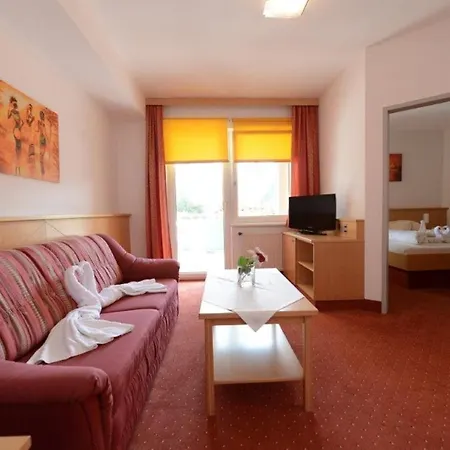 Strandhotel Faak ホテル