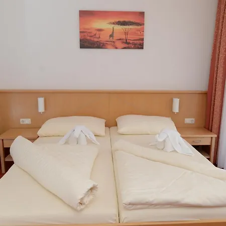 Hotel Strandhotel Faak 4*