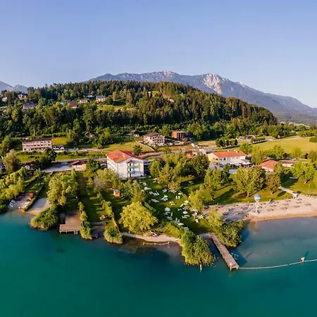 Strandhotel Faak فندق 4*