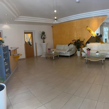 Strandhotel Faak Ξενοδοχείο 4*