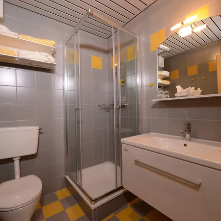 Strandhotel Faak فندق