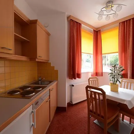 Strandhotel Faak فندق